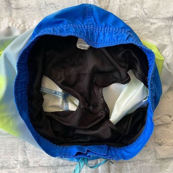 Under armour youth M pull on swim shorts w/mesh lining and drawstring - Picture 5 of 9